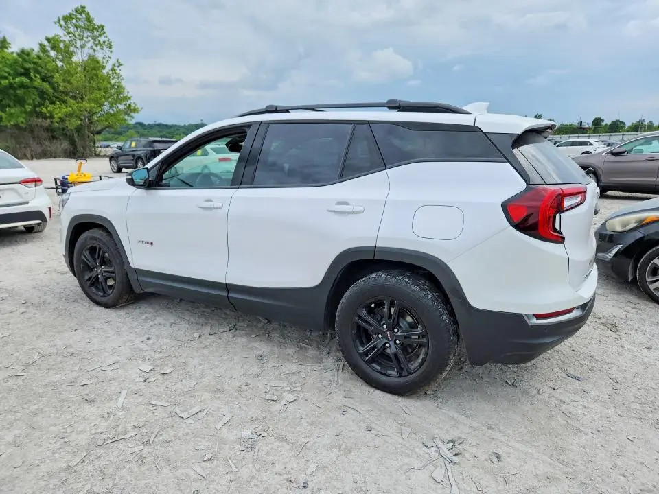 2022 GMC TERRAIN AT4  