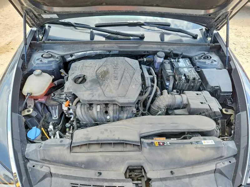 2022 HYUNDAI SONATA SE  