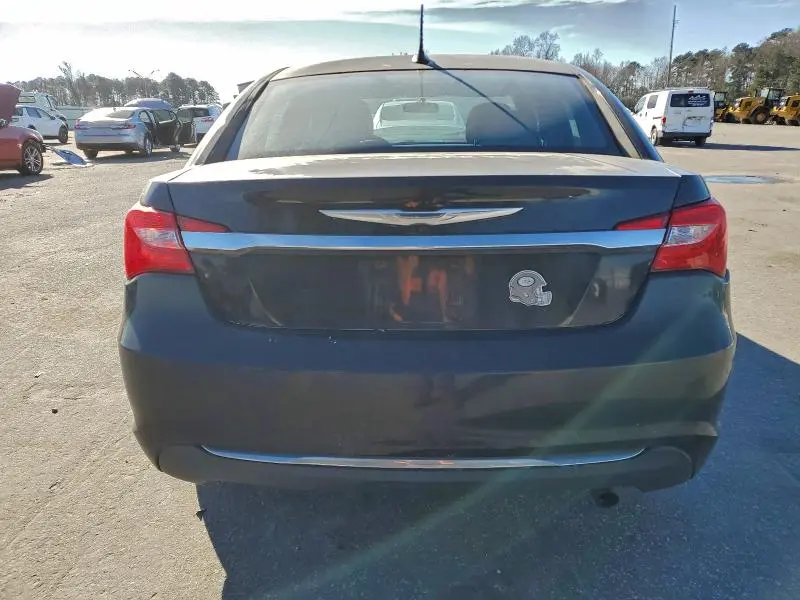 2013 CHRYSLER 200 LX  