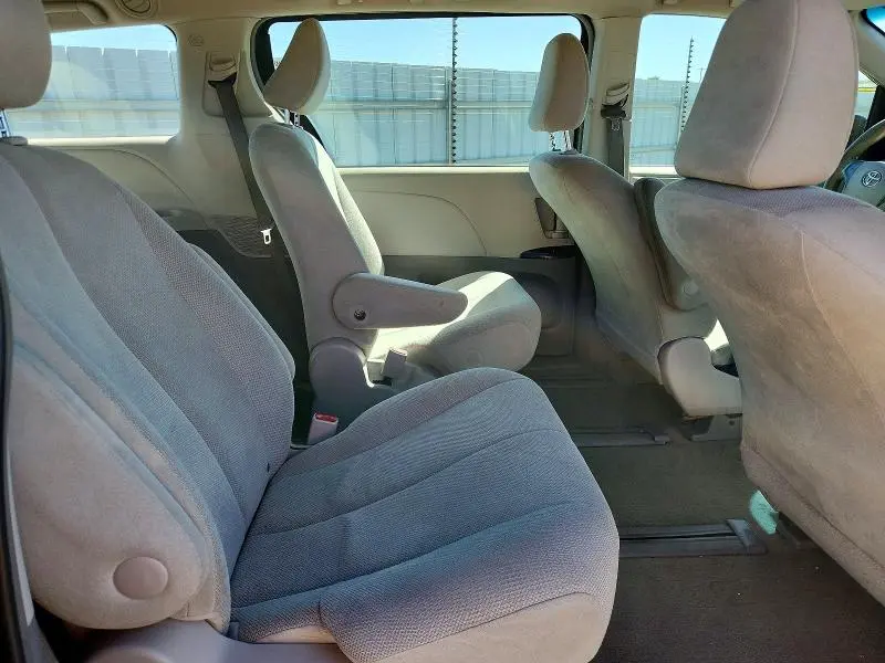 2013 TOYOTA SIENNA L 7-PASSENGER  