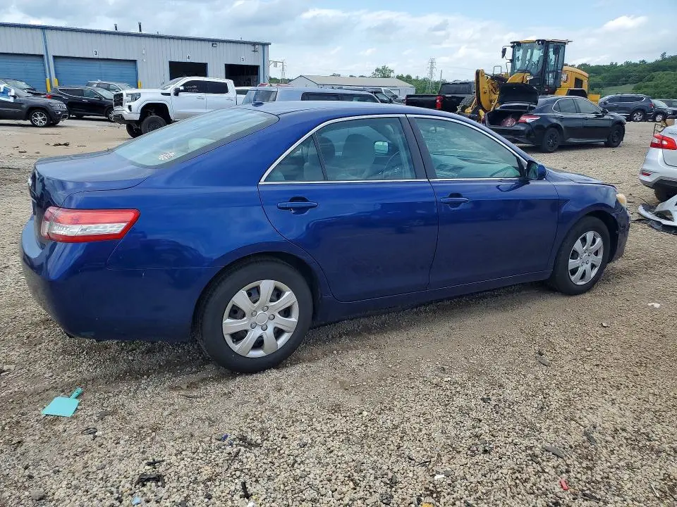 2010 TOYOTA CAMRY LE  