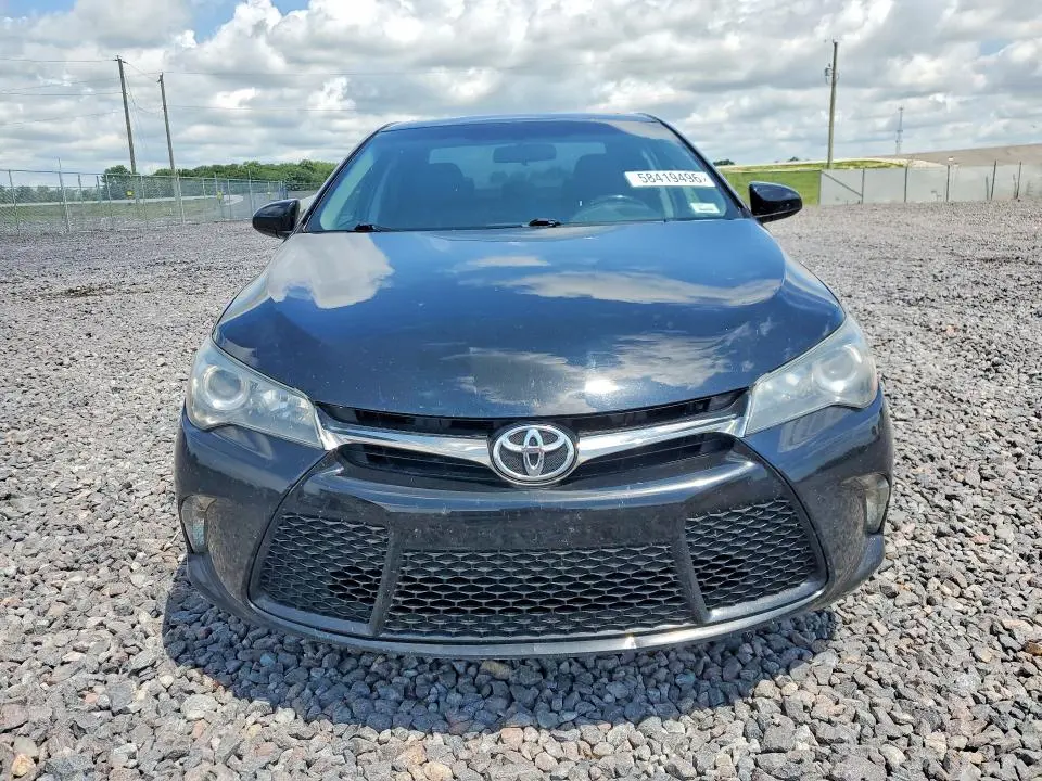 2017 TOYOTA CAMRY SE  