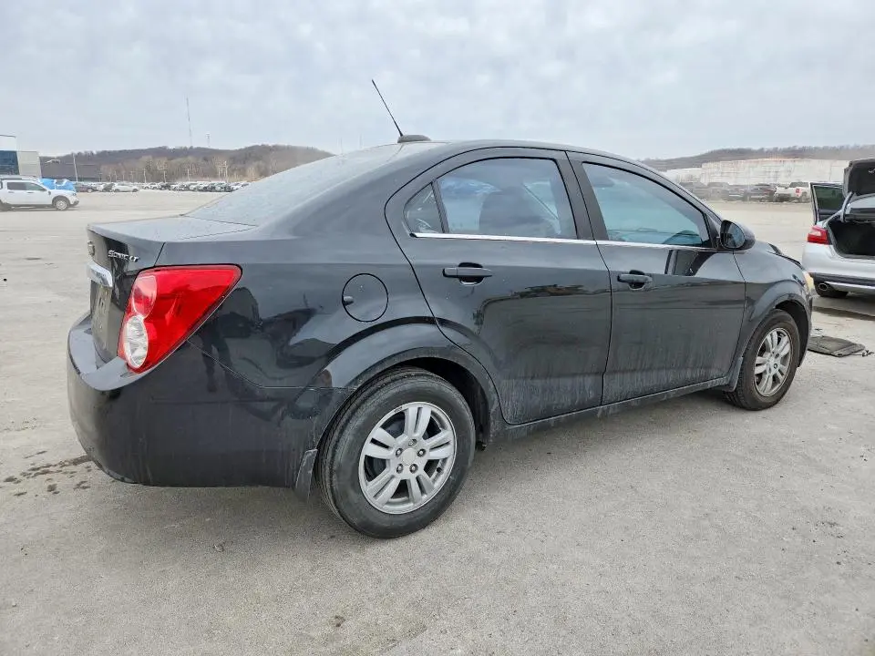 2016 CHEVROLET SONIC LT  