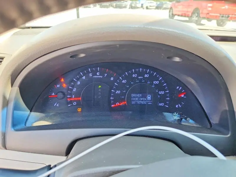2010 TOYOTA CAMRY XLE  