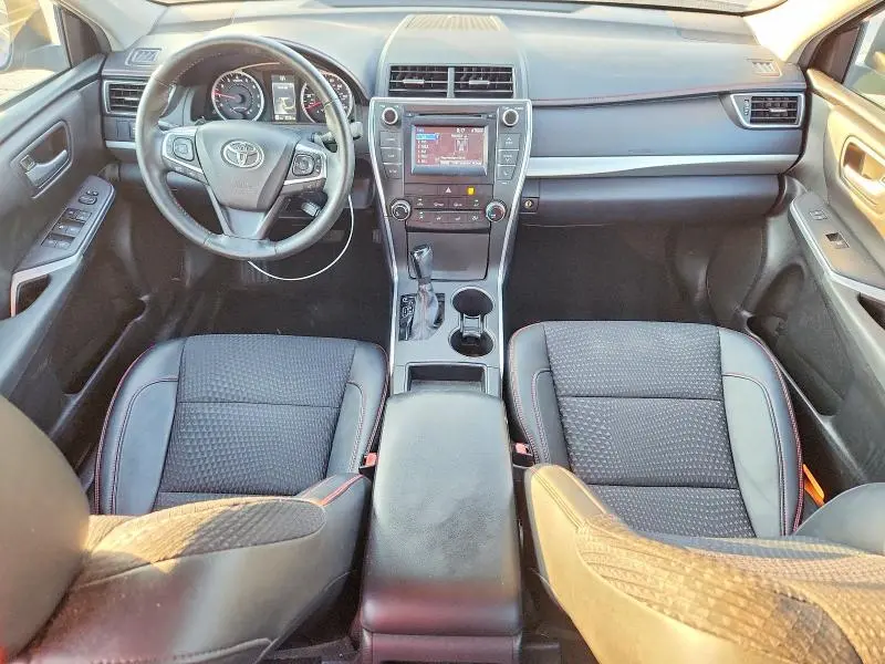 2015 TOYOTA CAMRY SE  