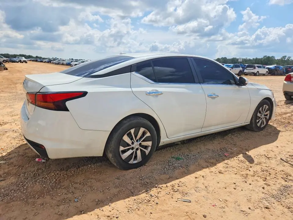 2019 NISSAN ALTIMA S  