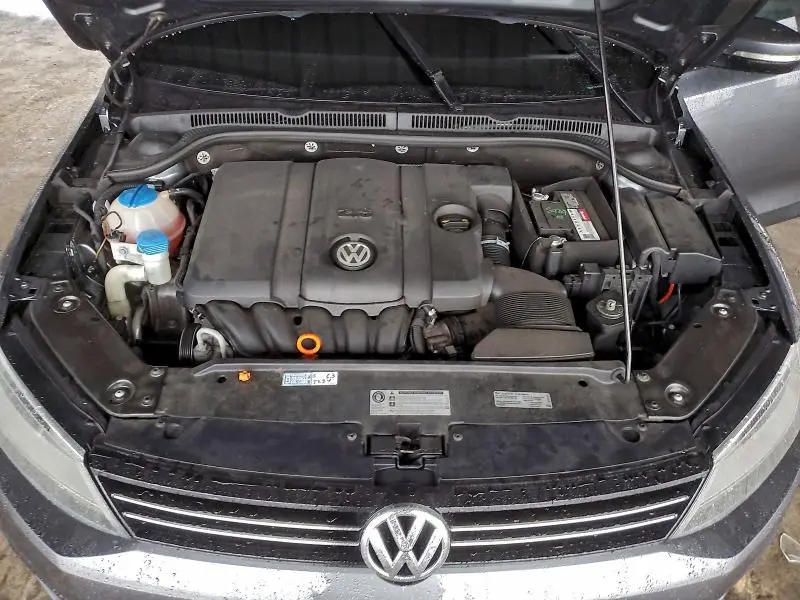 2012 VOLKSWAGEN JETTA SE  