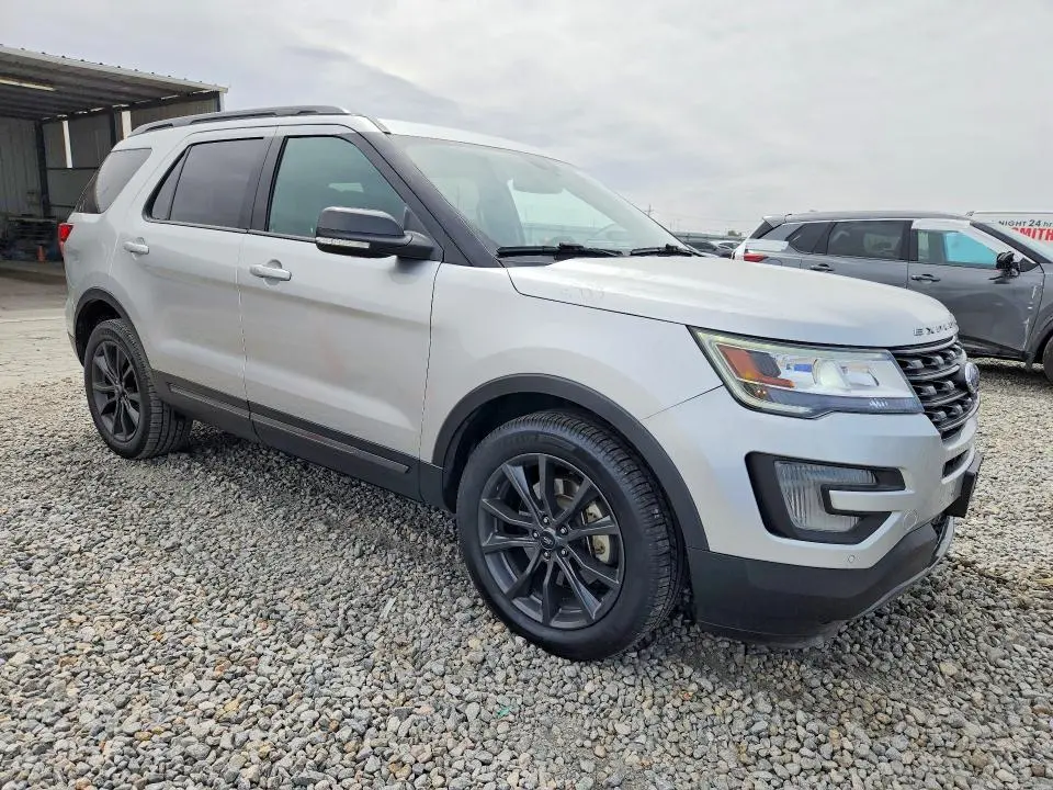 2017 FORD EXPLORER XLT  