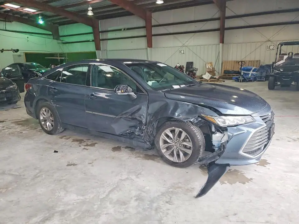 2021 TOYOTA AVALON XLE  