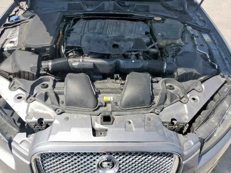 2013 JAGUAR XF   