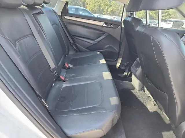 2014 VOLKSWAGEN PASSAT S  