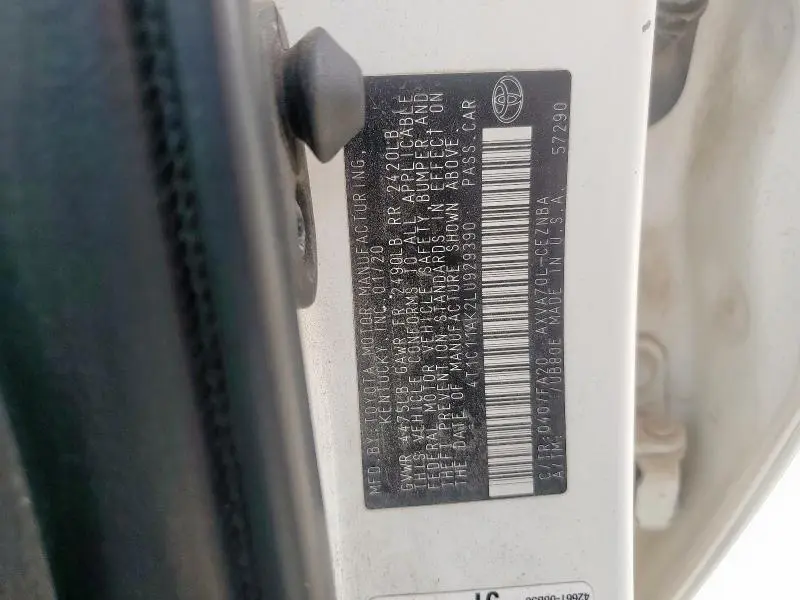 2020 TOYOTA CAMRY LE  