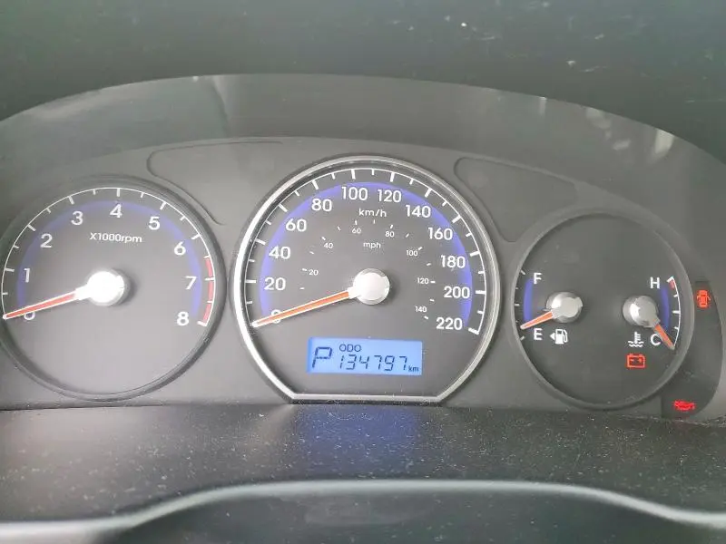 2011 HYUNDAI SANTA FE GLS  