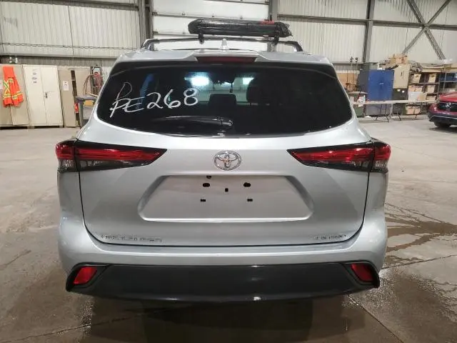2021 TOYOTA HIGHLANDER XLE  