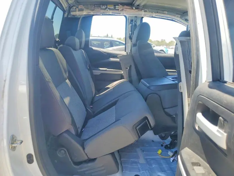 2017 TOYOTA TUNDRA SR5  