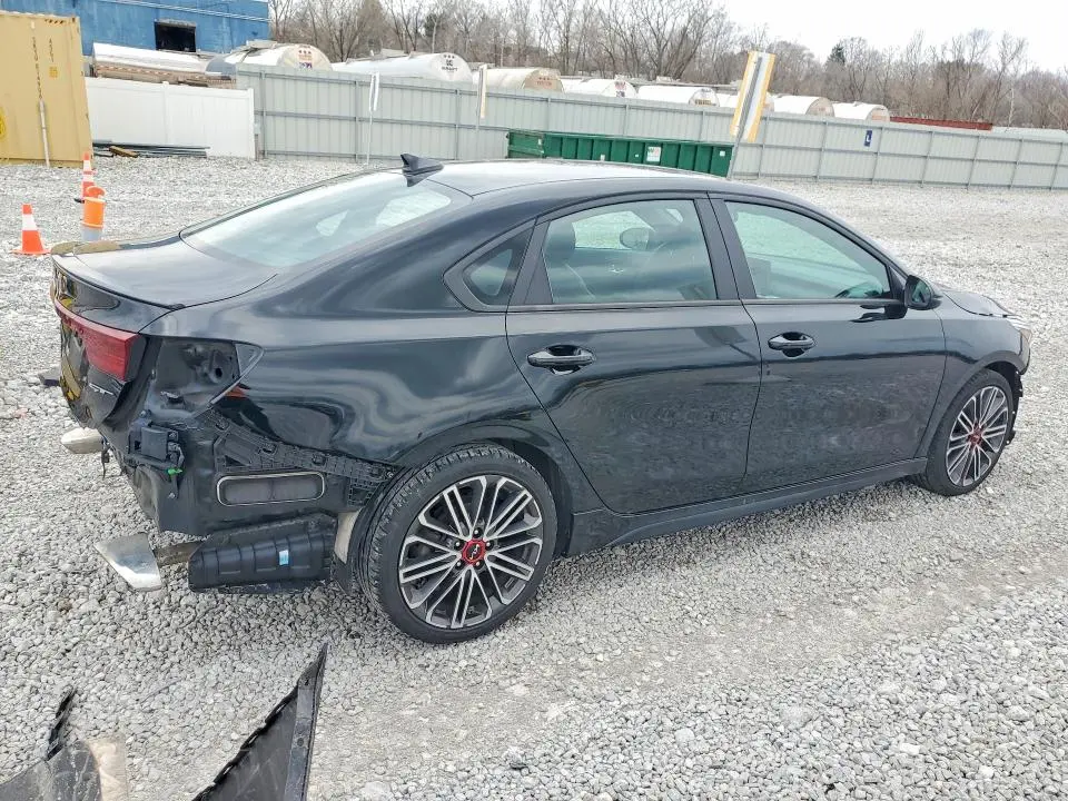 2023 KIA FORTE GT  