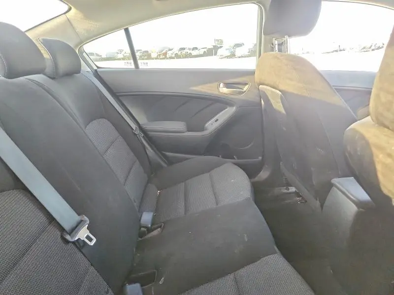 2017 KIA FORTE LX  