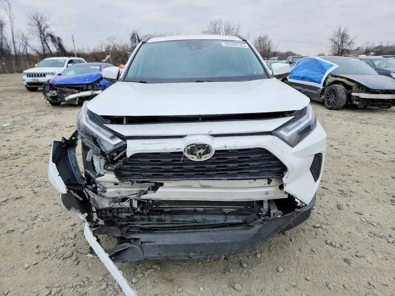 2022 TOYOTA RAV4 XLE  