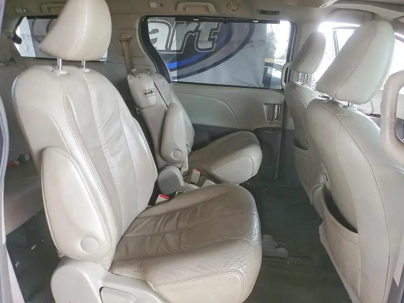 2011 TOYOTA SIENNA XLE  