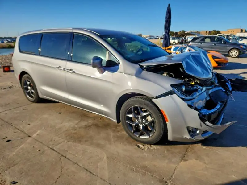 2019 CHRYSLER PACIFICA TOURING PLUS  