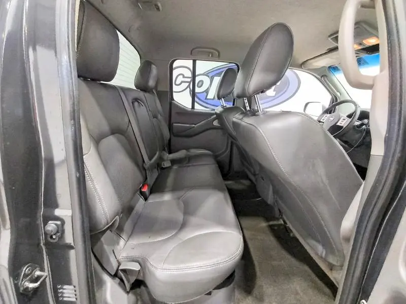 2010 NISSAN FRONTIER SE V6  