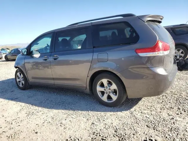 2011 TOYOTA SIENNA LE  