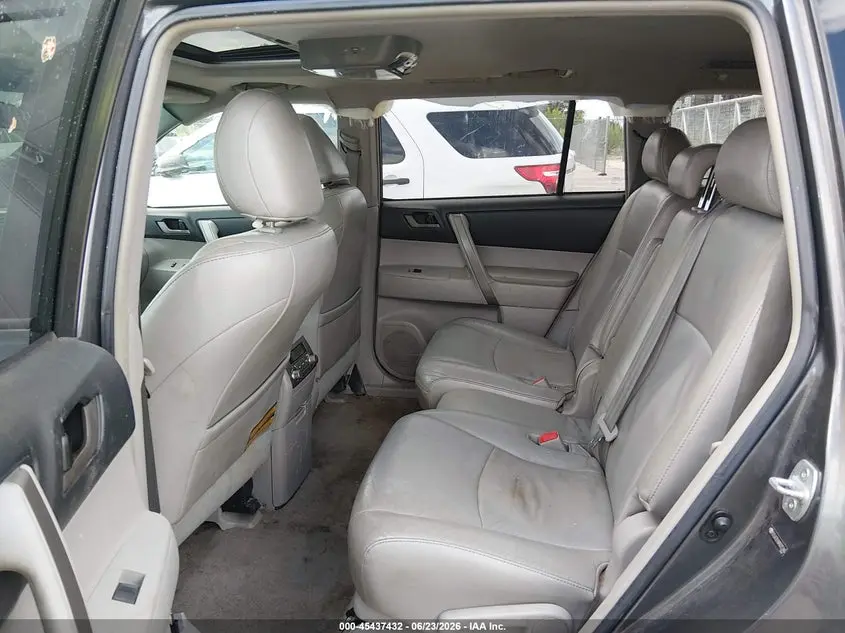 2010 TOYOTA HIGHLANDER SE V6