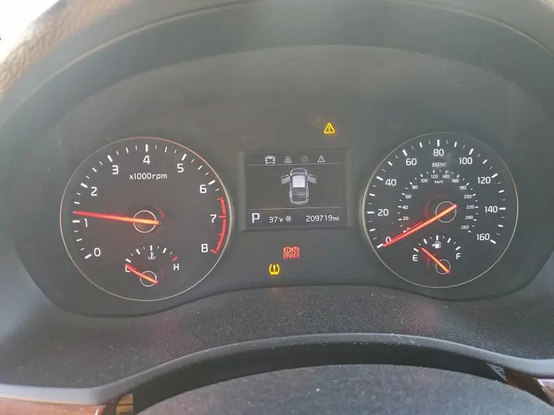 2017 KIA CADENZA PREMIUM  