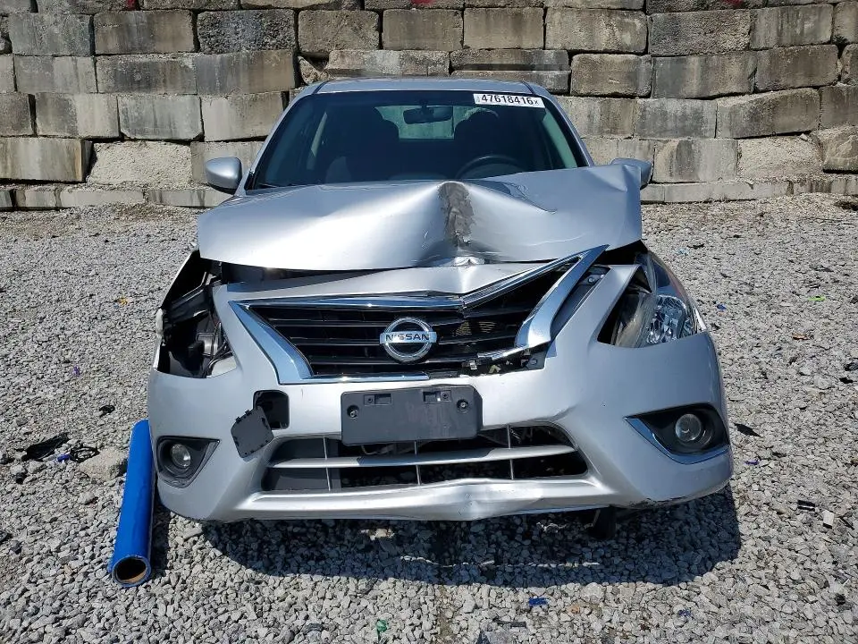 2019 NISSAN VERSA SV  