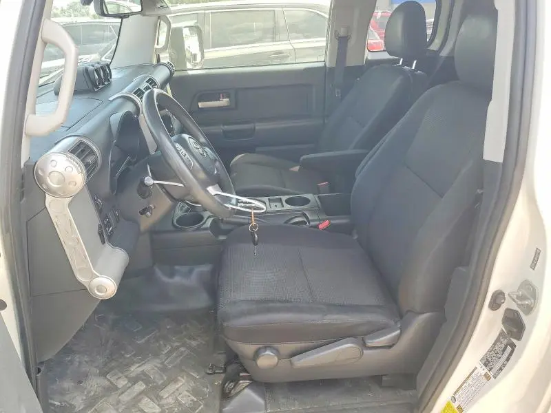 2013 TOYOTA FJ CRUISER BASE  