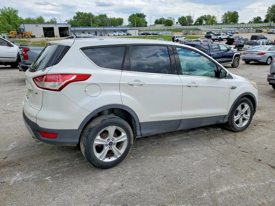 2016 FORD ESCAPE SE  