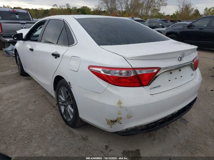 2016 TOYOTA CAMRY SE