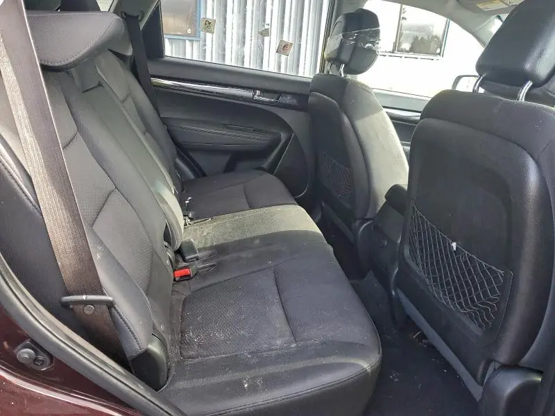 2011 KIA SORENTO BASE  