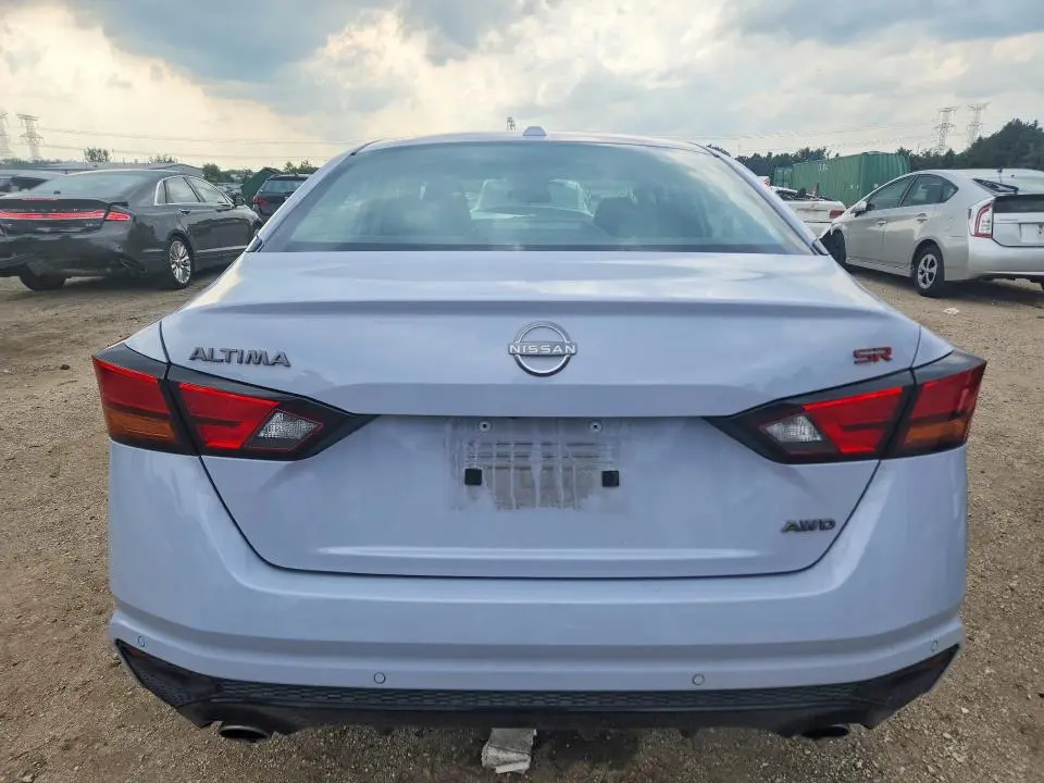 2024 NISSAN ALTIMA SR  