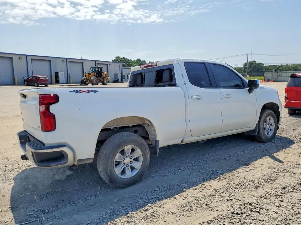 2024 CHEVROLET SILVERADO K1500 LT  