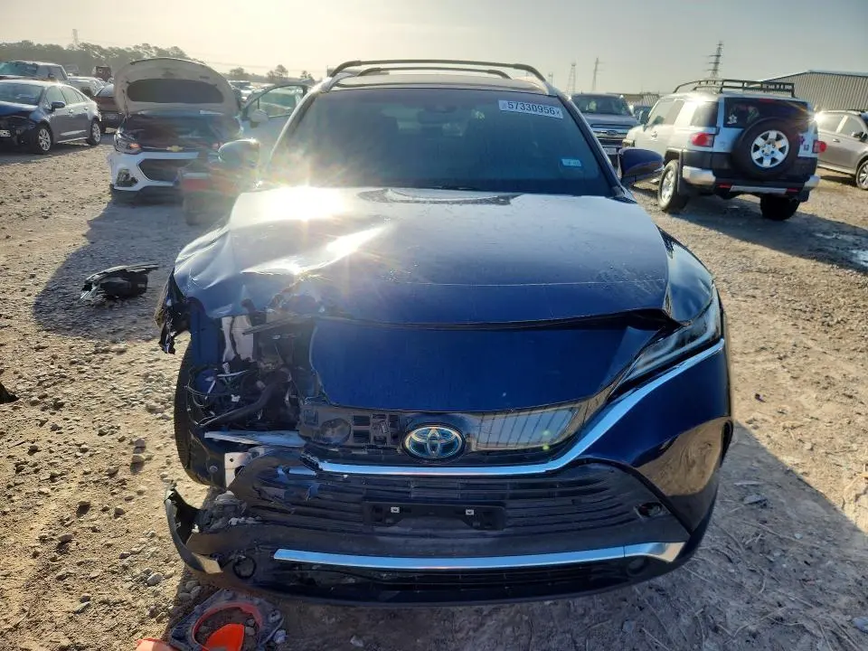 2021 TOYOTA VENZA XLE  