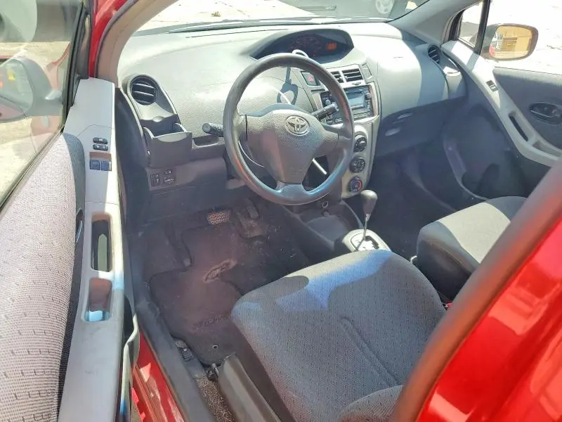 2010 TOYOTA YARIS BASE  