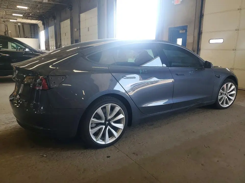 2018 TESLA MODEL 3   