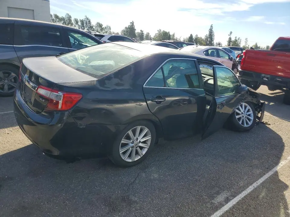 2012 TOYOTA CAMRY XLE  