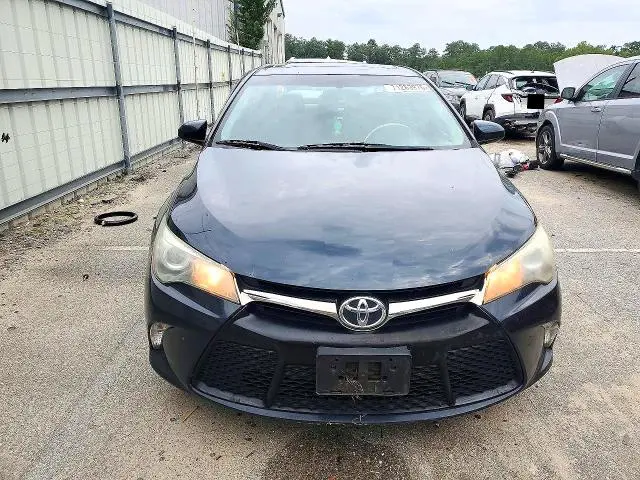 2015 TOYOTA CAMRY SE  