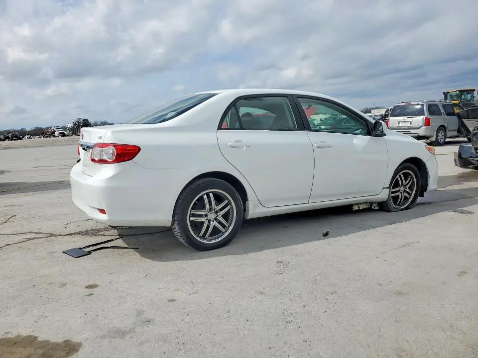 2011 TOYOTA COROLLA LE  