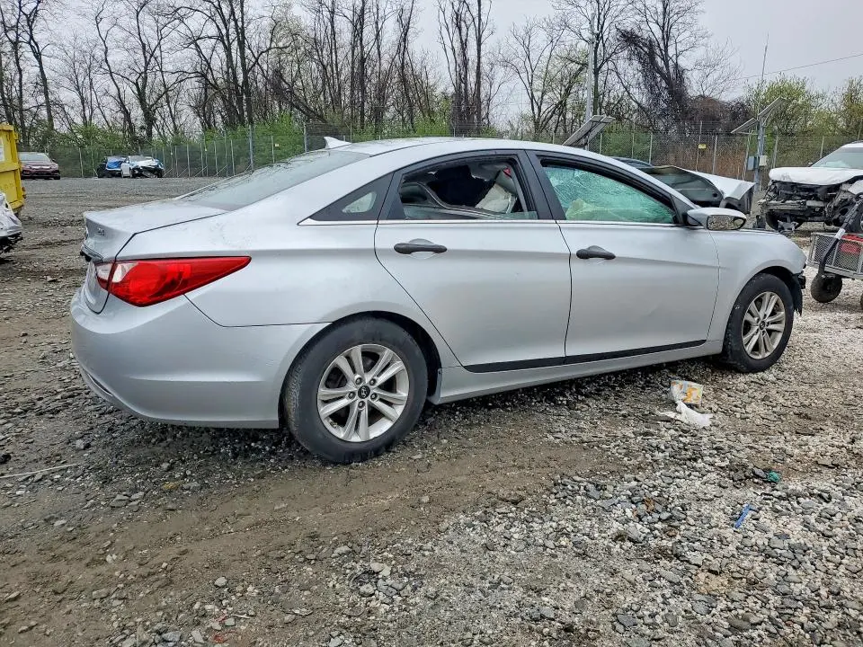 2013 HYUNDAI SONATA GLS  