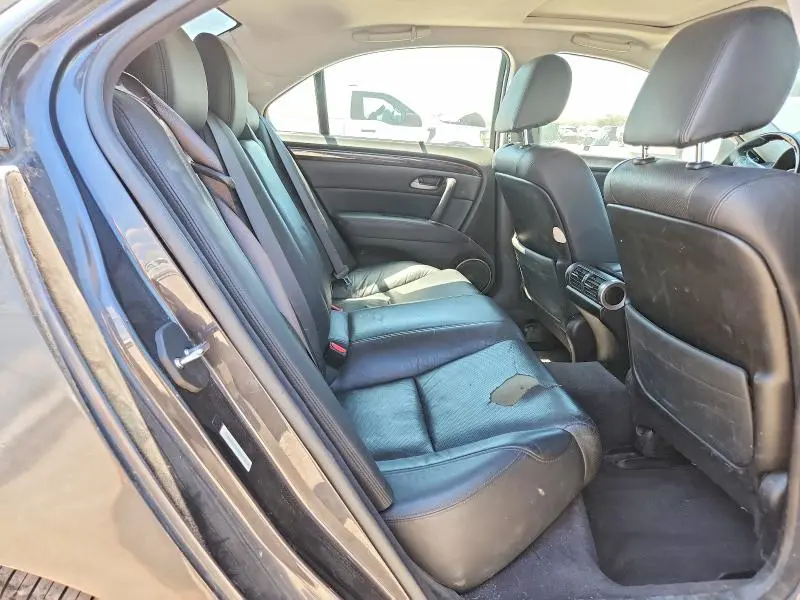 2011 ACURA RL   
