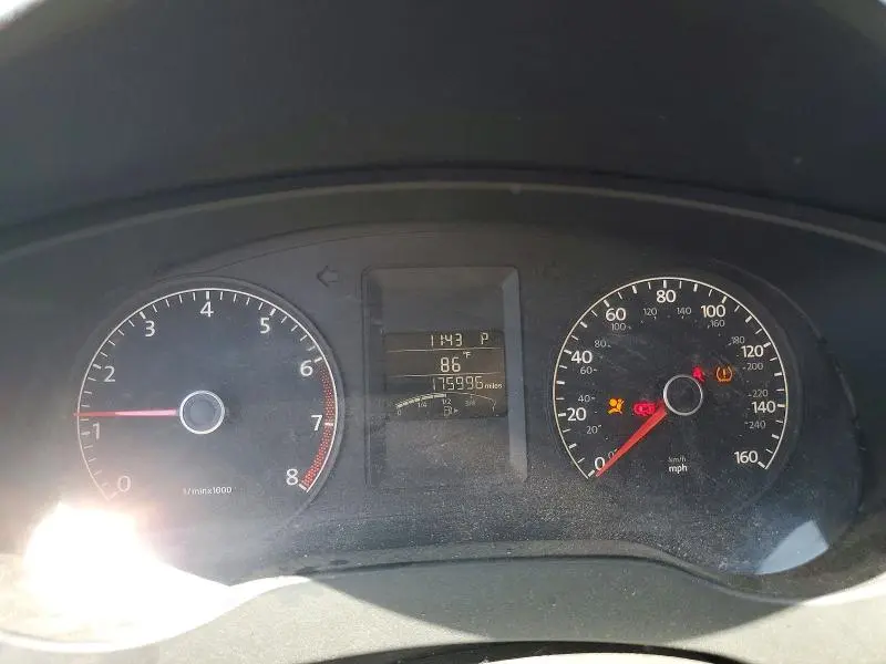 2011 VOLKSWAGEN JETTA BASE  