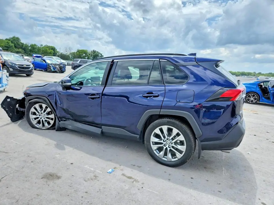 2024 TOYOTA RAV4 XLE PREMIUM  