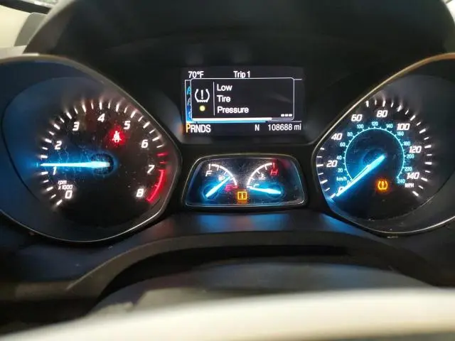 2015 FORD ESCAPE SE  