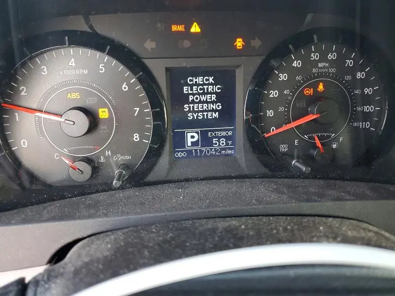 2015 TOYOTA SIENNA LE 8-PASSENGER  