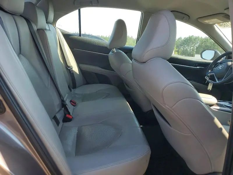 2022 TOYOTA CAMRY XLE  