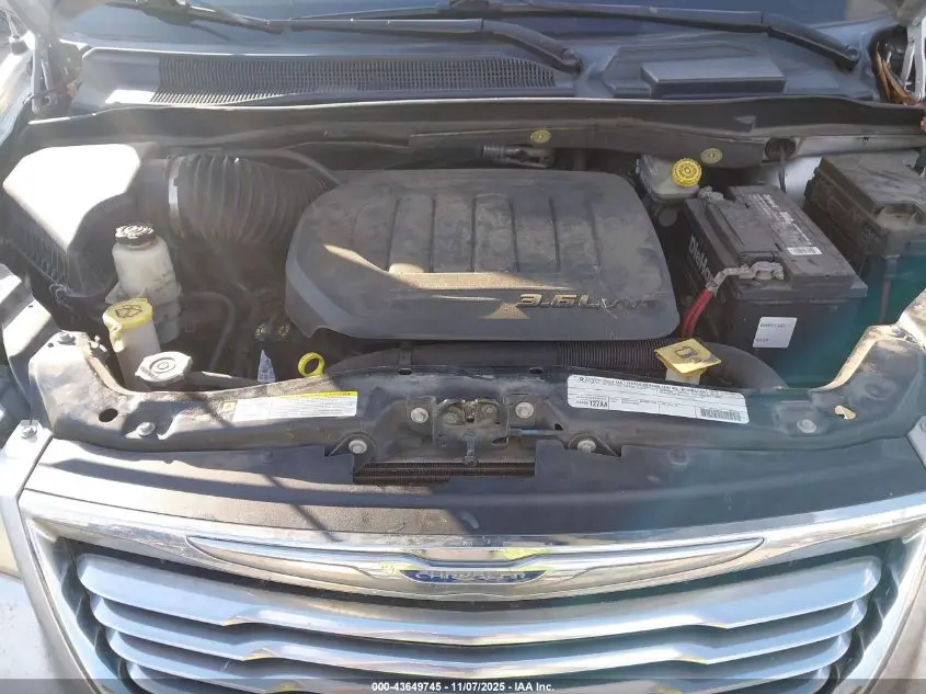 2011 CHRYSLER TOWN & COUNTRY TOURING-L