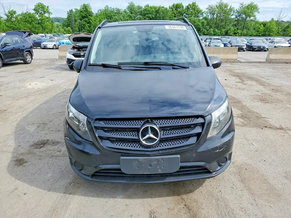 2017 MERCEDES-BENZ METRIS   